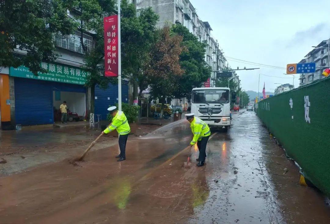 铁路塌方最新消息，冒险之旅通往自然美景的挑战之路