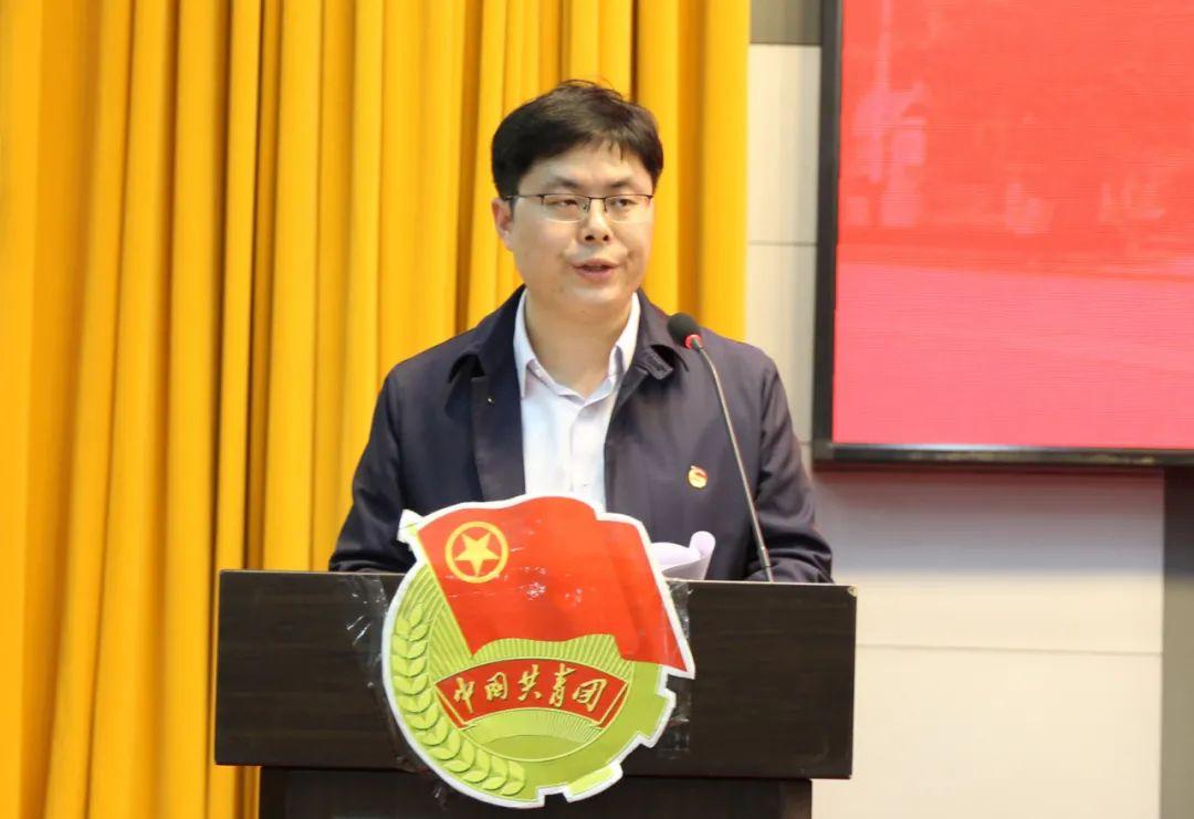 黄石最新新闻，学习变革的鼓舞与自信成就之歌的启示