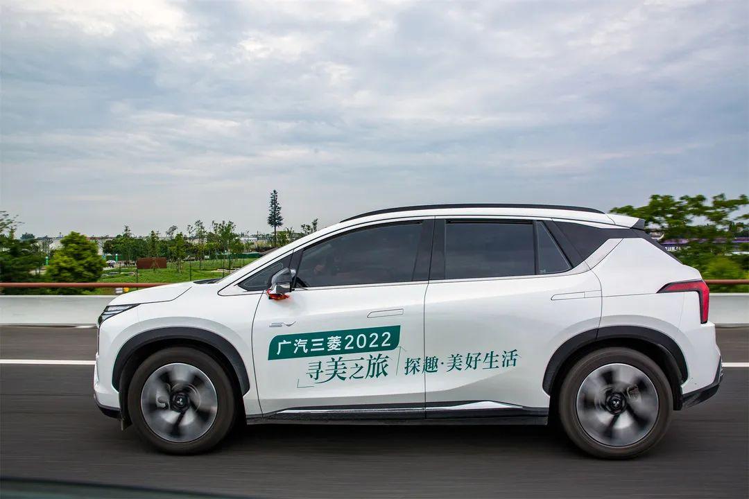 三菱最新款SUV，家庭之旅的温馨伙伴