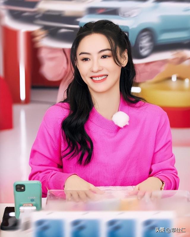 张柏芝最新图片，科技与生活完美融合的高科技体验风采
